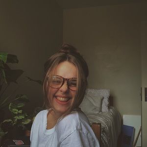 Meet your Posher, Ana